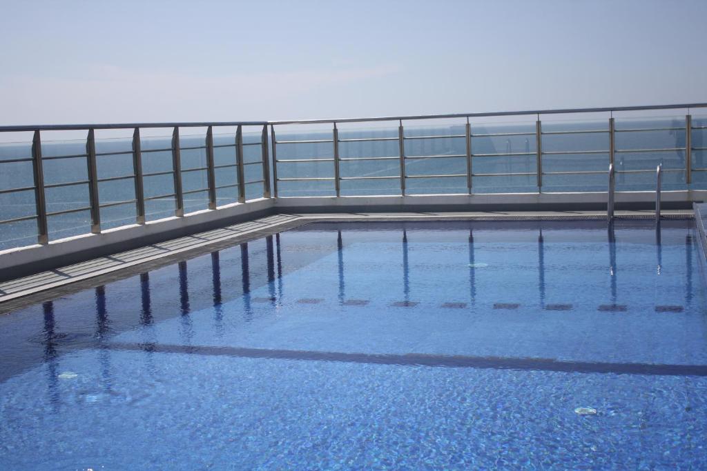 Lovely Sea View Apartment Image 2