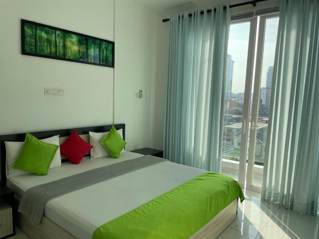 Sea View Apartment Image 9